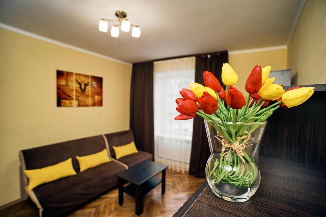Apartments Near Potocki Palace ลวีฟ ภายนอก รูปภาพ